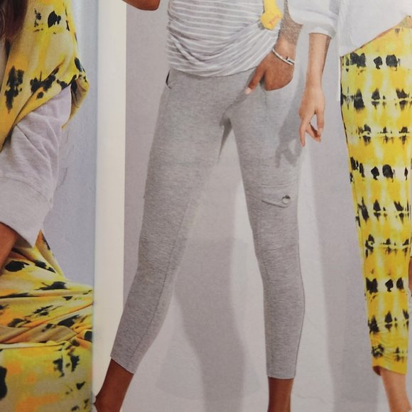 CAbi Runaway Cropped Legging in Heather Gray NWT Spring 2022 Size L - Picture 2 of 10